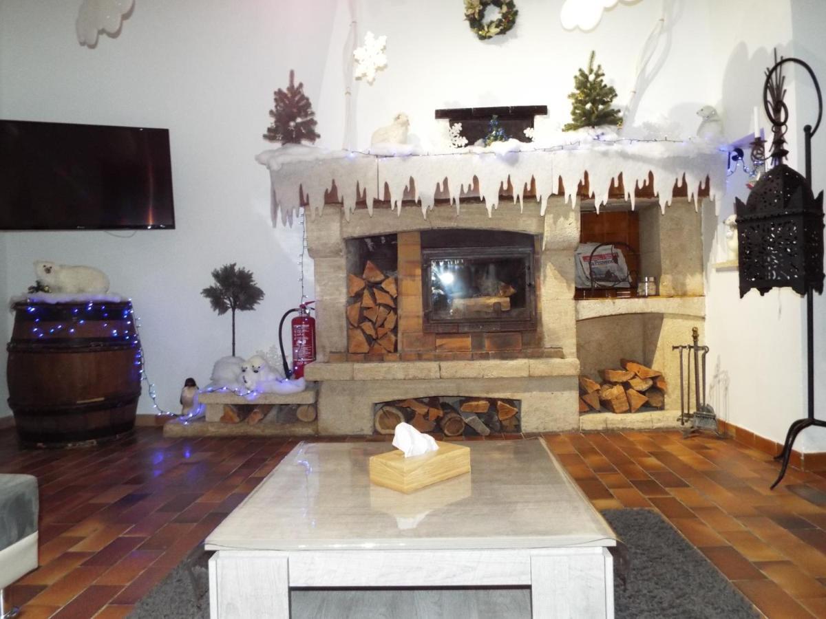 La Maison Du Moulin De Tartay Авиньон Екстериор снимка